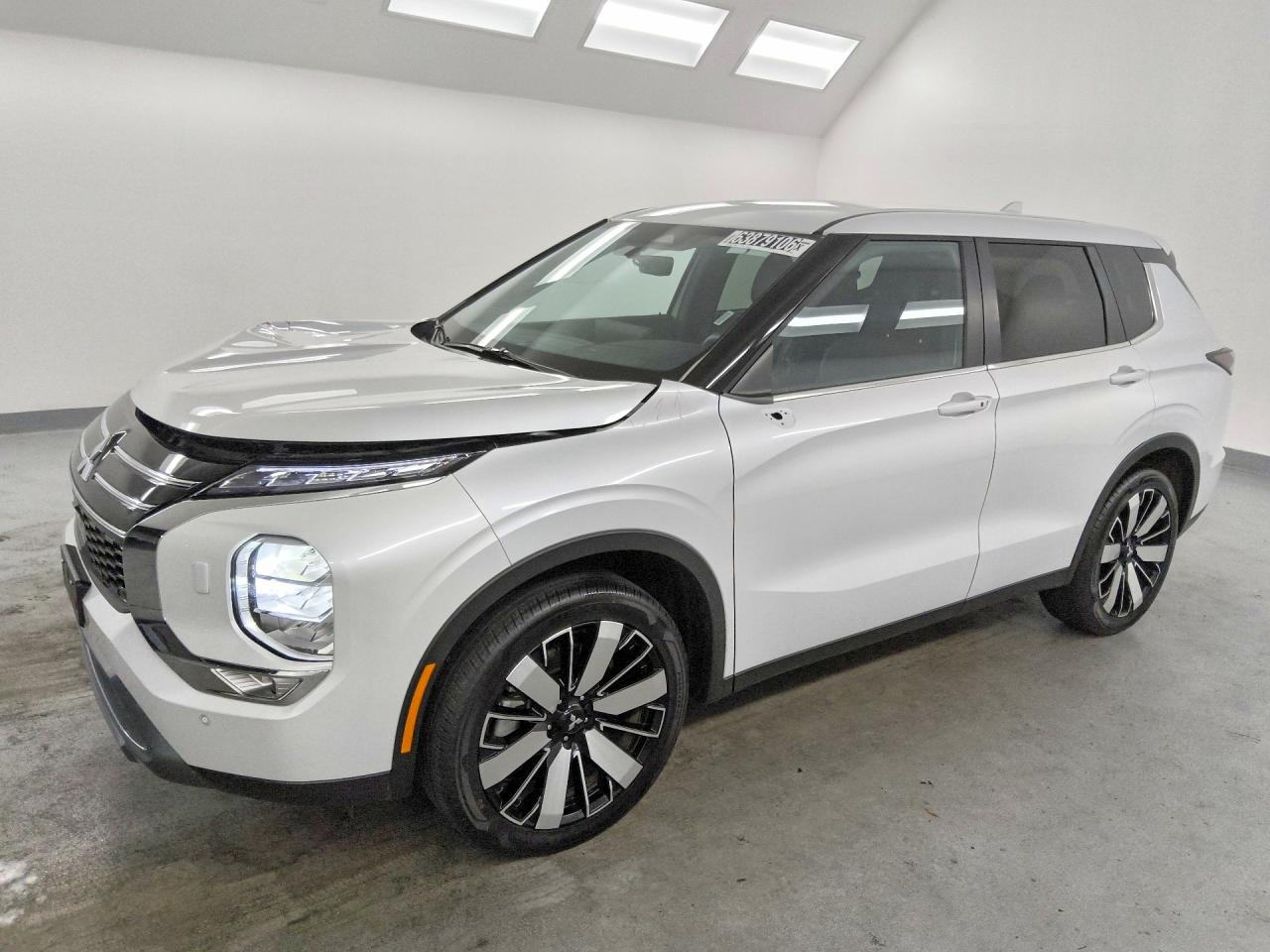 2025 MITSUBISHI OUTLANDER