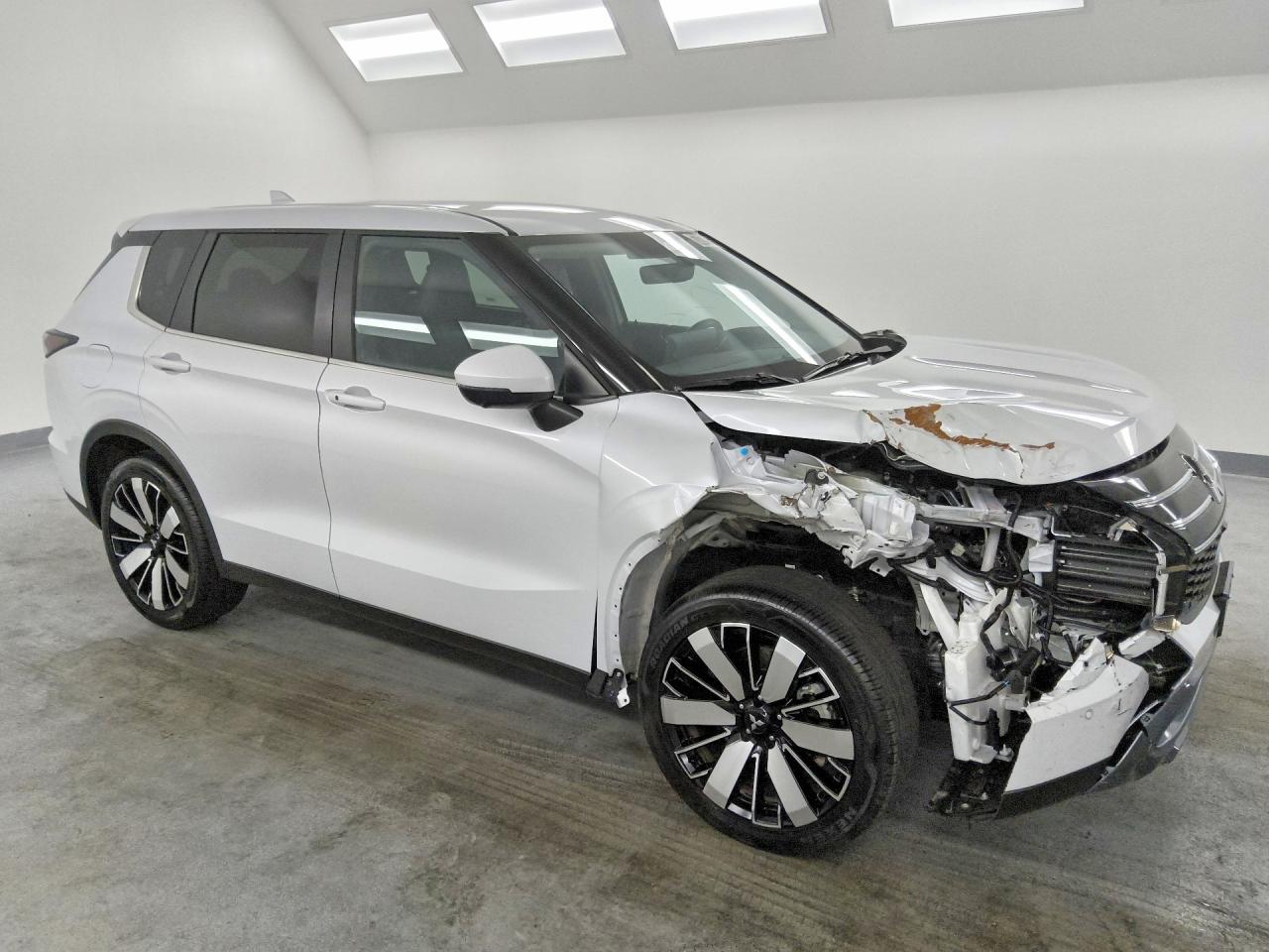 JA4J4VA81SZ060095 · 2025 MITSUBISHI OUTLANDER · 4/12