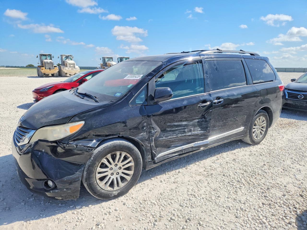 5TDYZ3DC8HS845685 · 2017 TOYOTA SIENNA