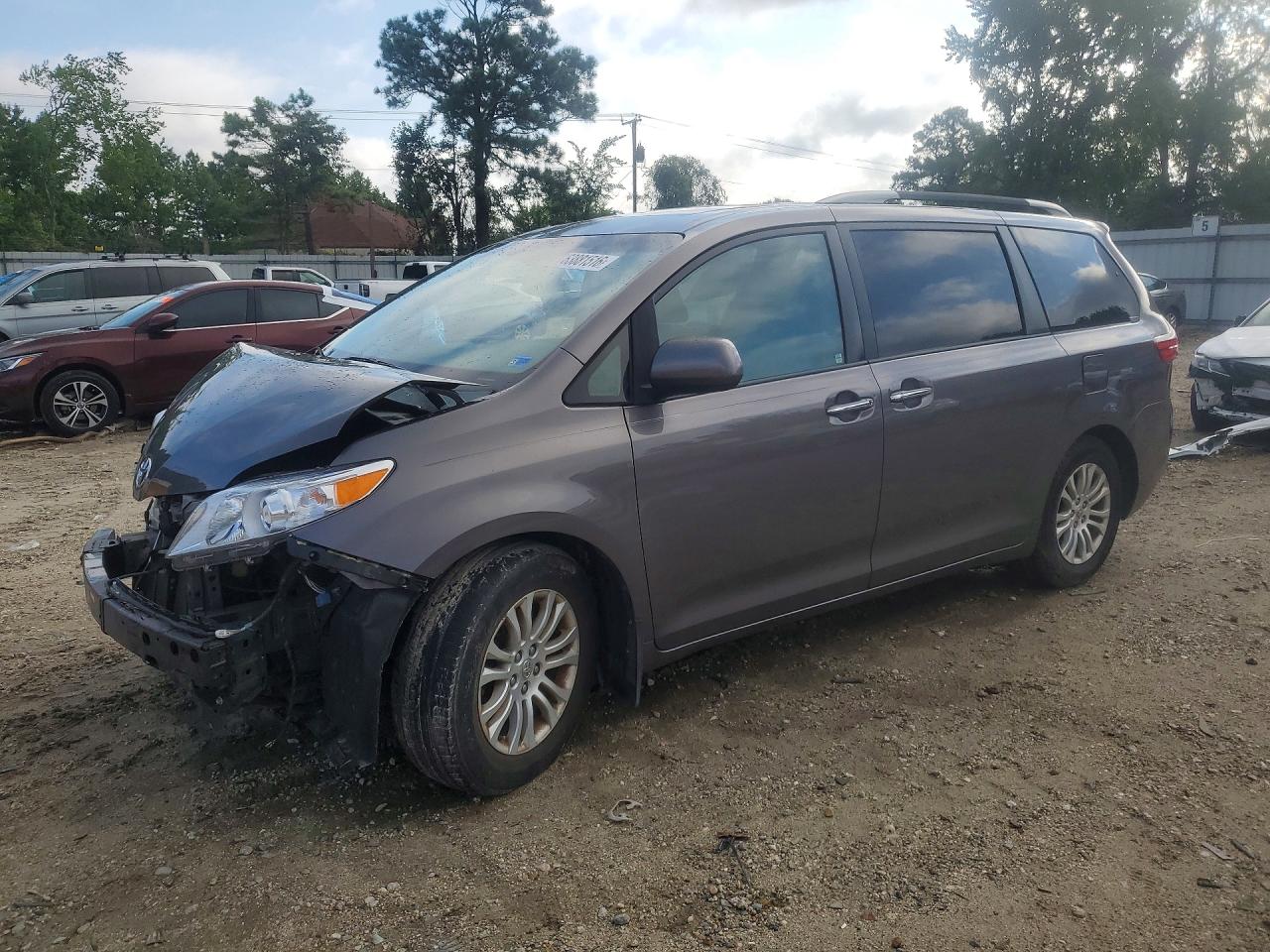 5TDYK3DC3FS572091 · 2015 TOYOTA SIENNA