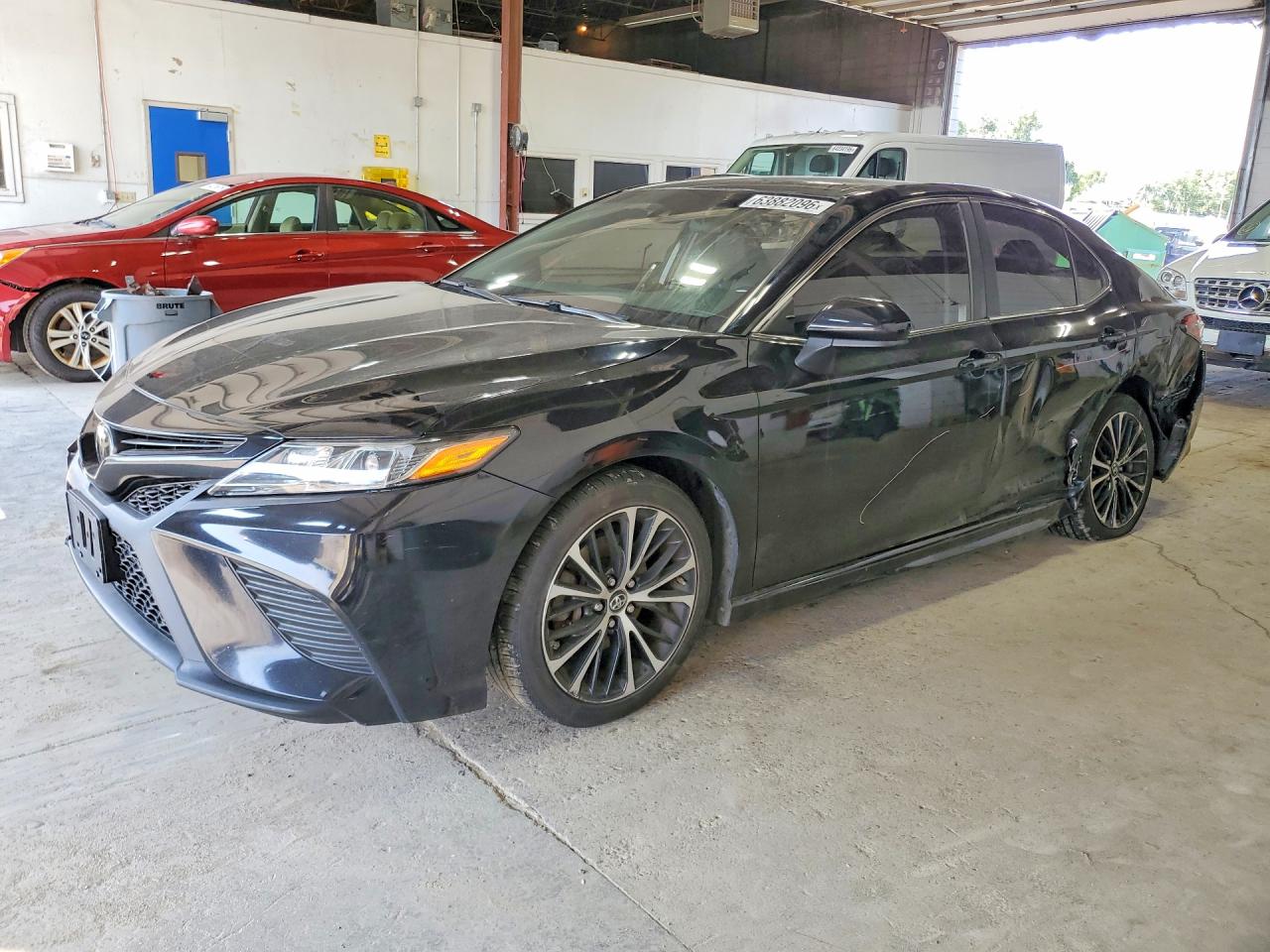4T1B11HK2JU557113 · 2018 TOYOTA CAMRY