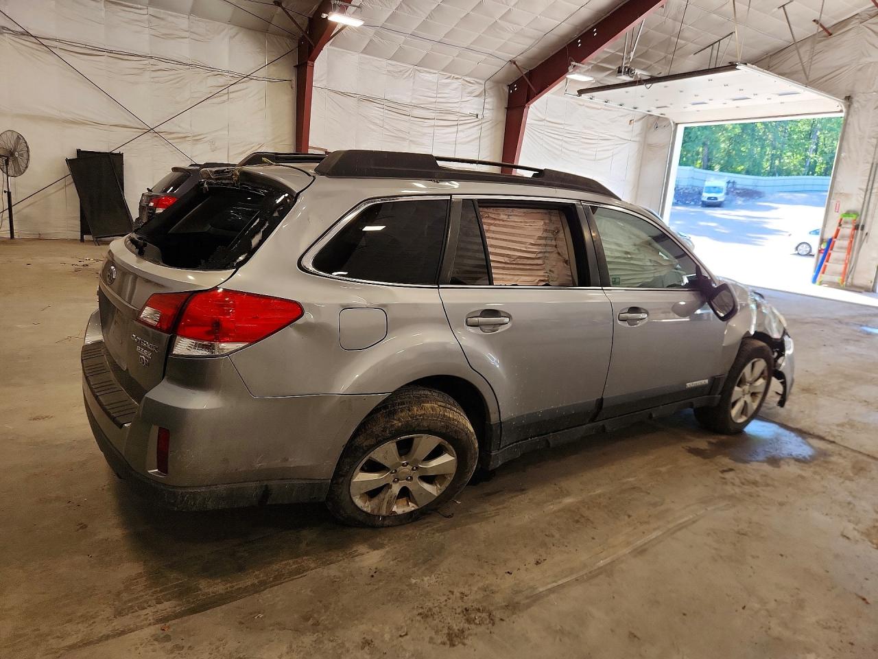 4S4BRBGC2A3370520 · 2010 SUBARU OUTBACK · 3/13