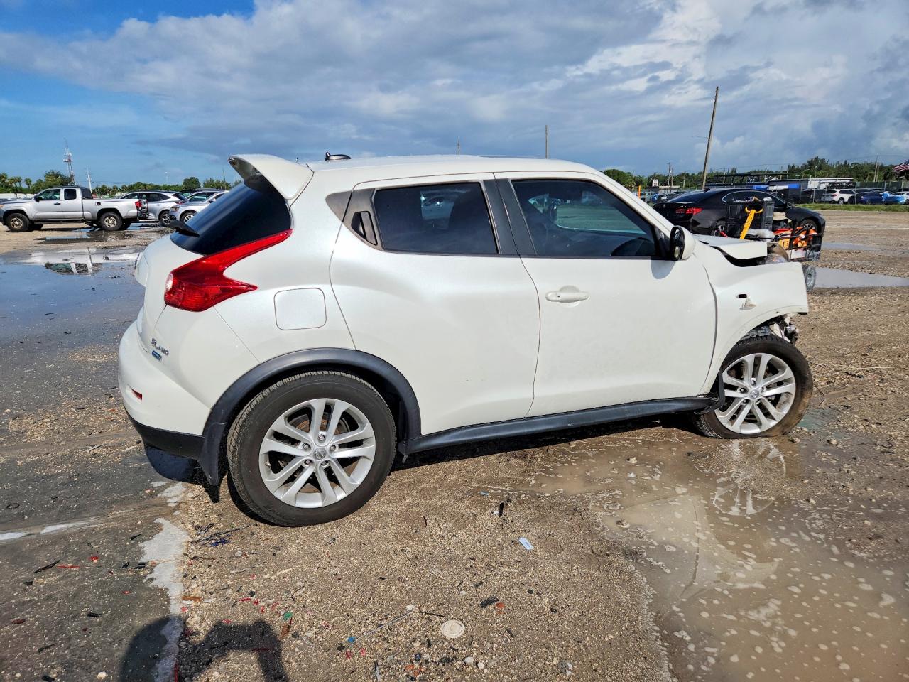 JN8AF5MV1ET363584 · 2014 NISSAN JUKE · 3/13