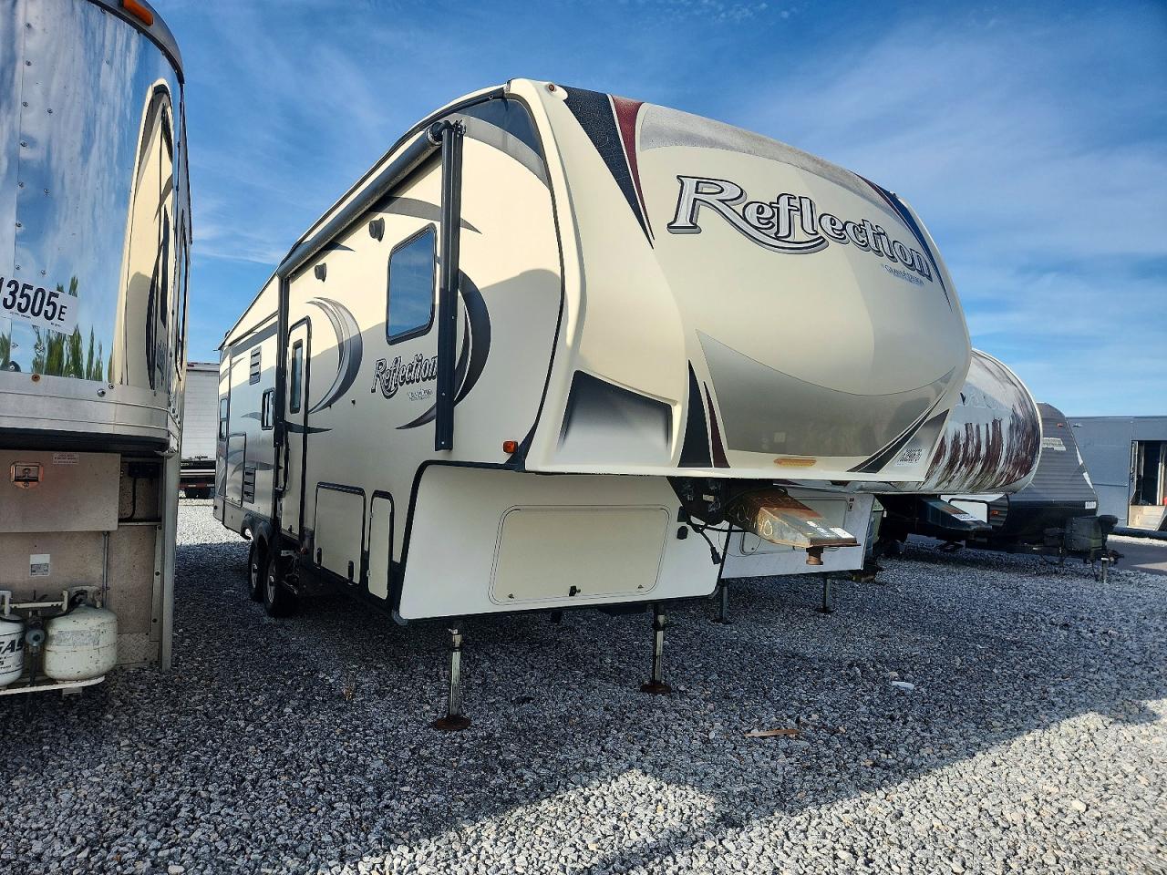 573FR3226J3405563 · 2018 GRAND DESIGN TRAILERS