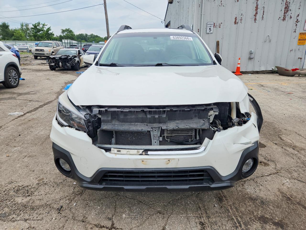 4S4BSADC3J3277413 · 2018 SUBARU OUTBACK · 5/14