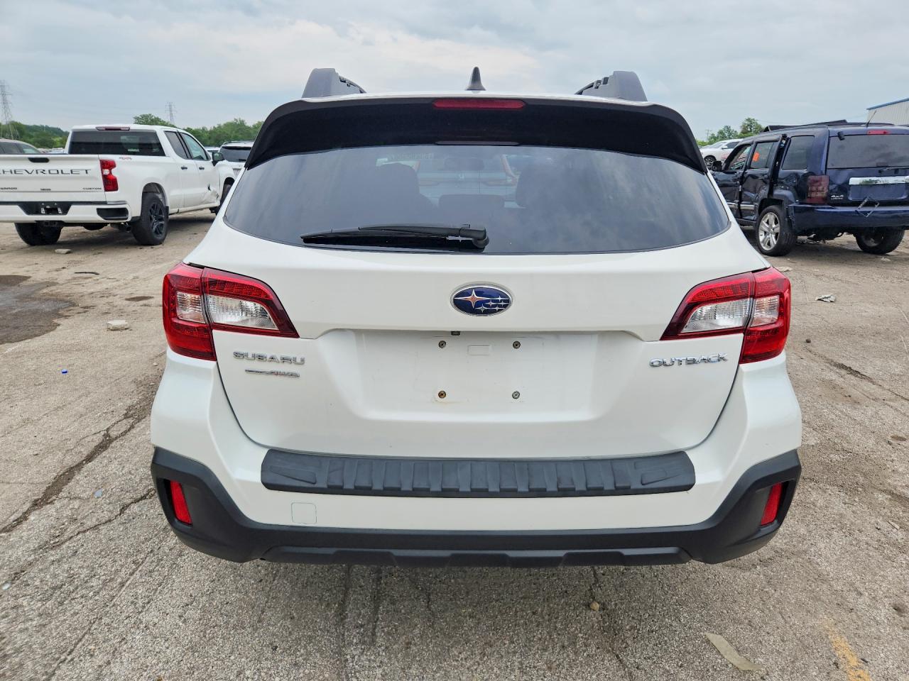 4S4BSADC3J3277413 · 2018 SUBARU OUTBACK · 6/14