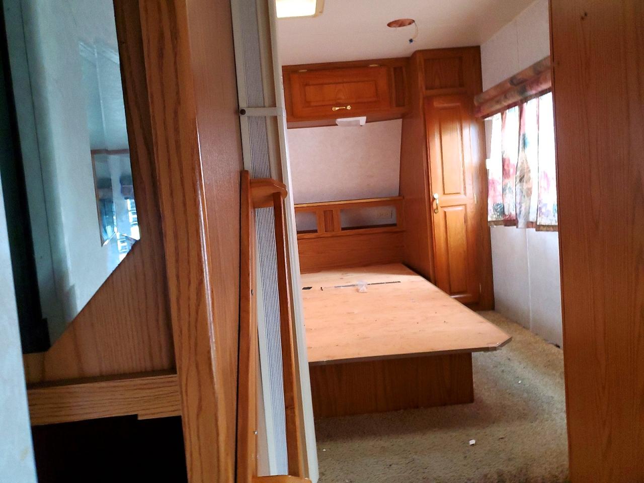 1UJCJ02NXX5L10334 · 1999 JAYCO RV TRAILER · 5/10
