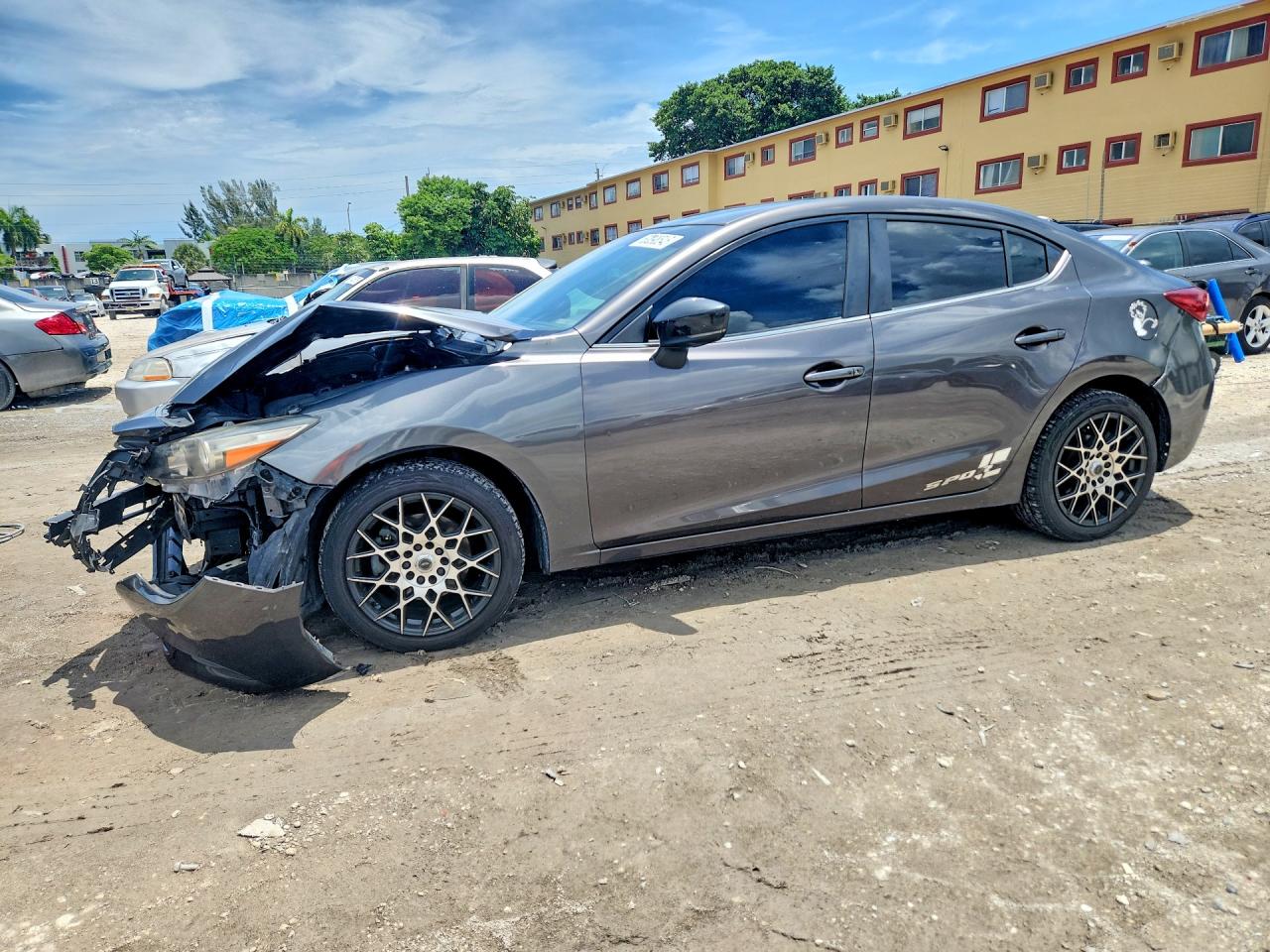 3MZBN1V74HM123182 · 2017 MAZDA 3