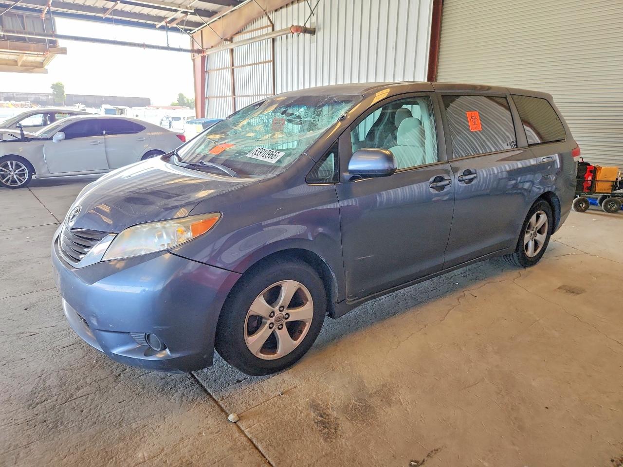 5TDKK3DC1ES498920 · 2014 TOYOTA SIENNA