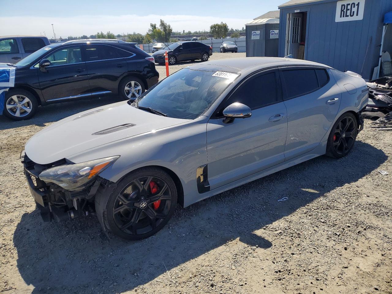 KNAE55LC1K6045729 · 2019 KIA STINGER