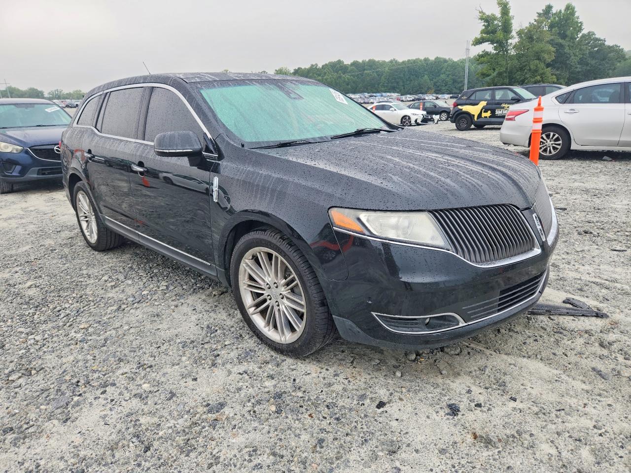2LMHJ5AT7DBL56374 · 2013 LINCOLN MKT · 4/13