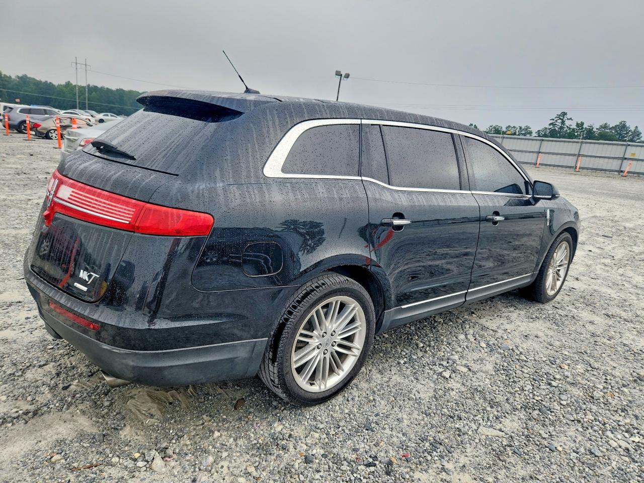 2LMHJ5AT7DBL56374 · 2013 LINCOLN MKT · 3/13