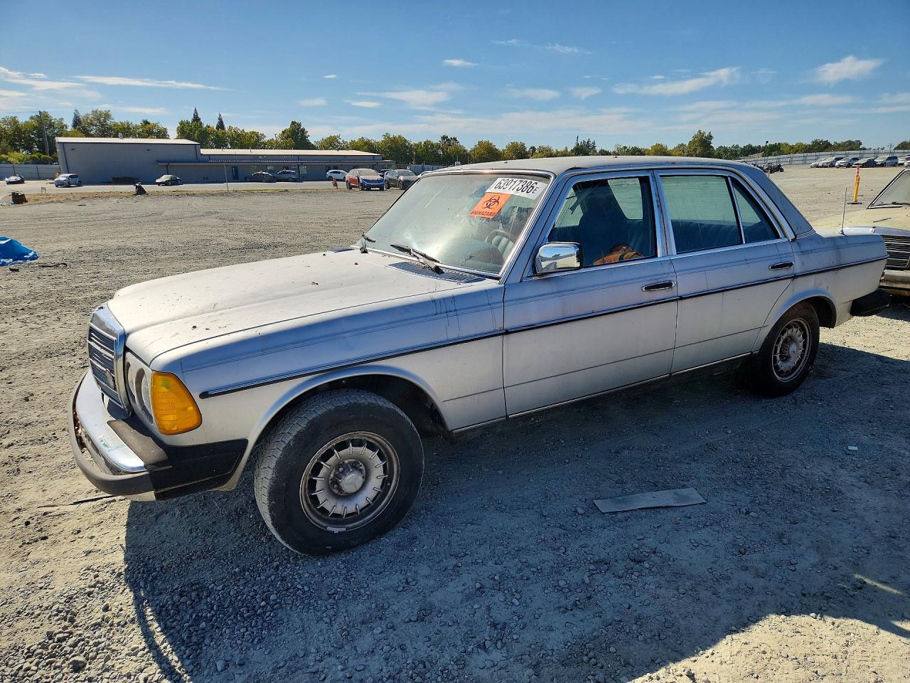 1982 MERCEDES-BENZ 300 D