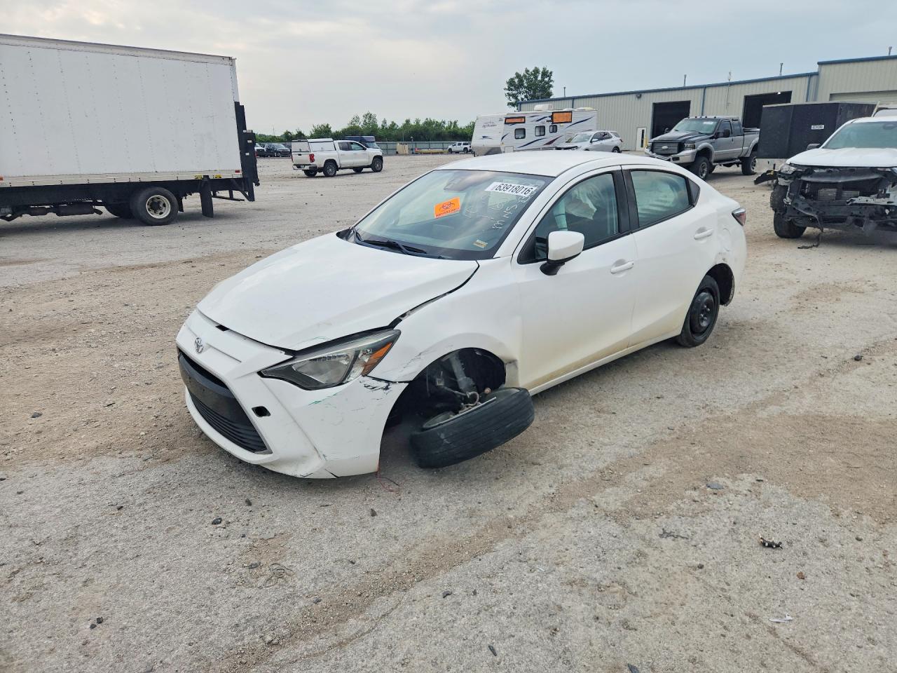 3MYDLBYV2JY308686 · 2018 TOYOTA YARIS IA