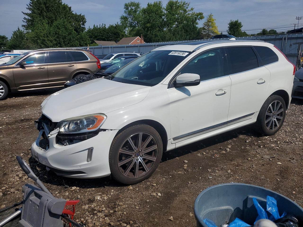 YV440MDK1G2789842 · 2016 VOLVO XC60