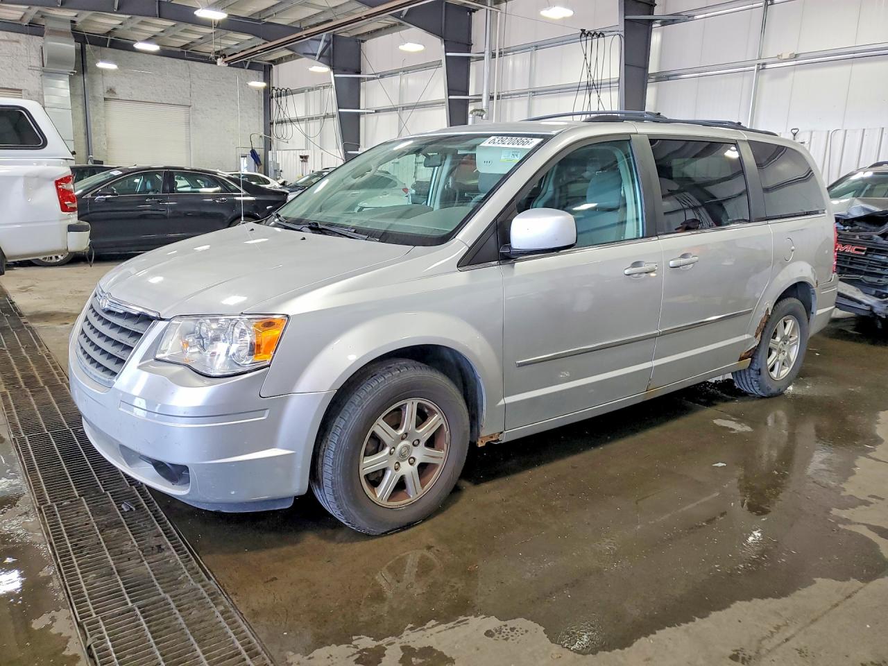 2A4RR5D13AR427705 · 2010 CHRYSLER TOWN & COUNTRY