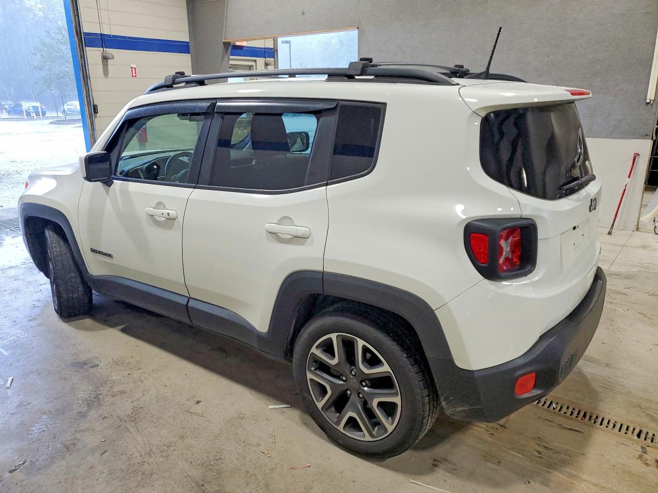 ZACCJABB3JPJ24495 · 2018 JEEP RENEGADE · 2/14