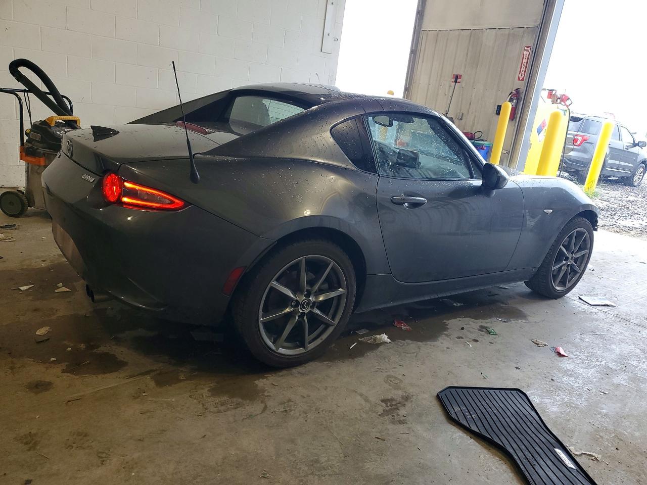 JM1NDAM73H0100984 · 2017 MAZDA MX-5 MIATA · 3/12