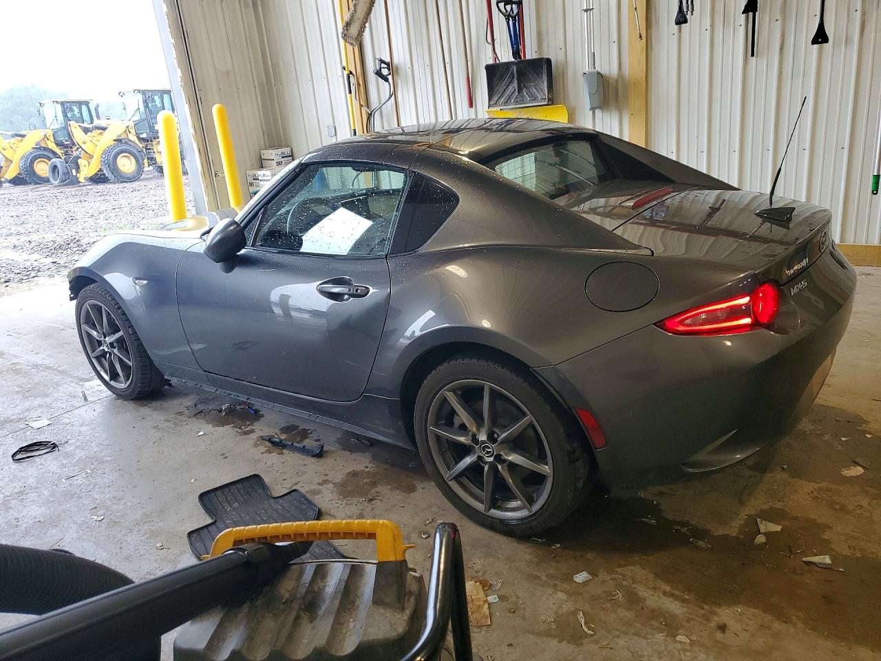 JM1NDAM73H0100984 · 2017 MAZDA MX-5 MIATA · 2/12