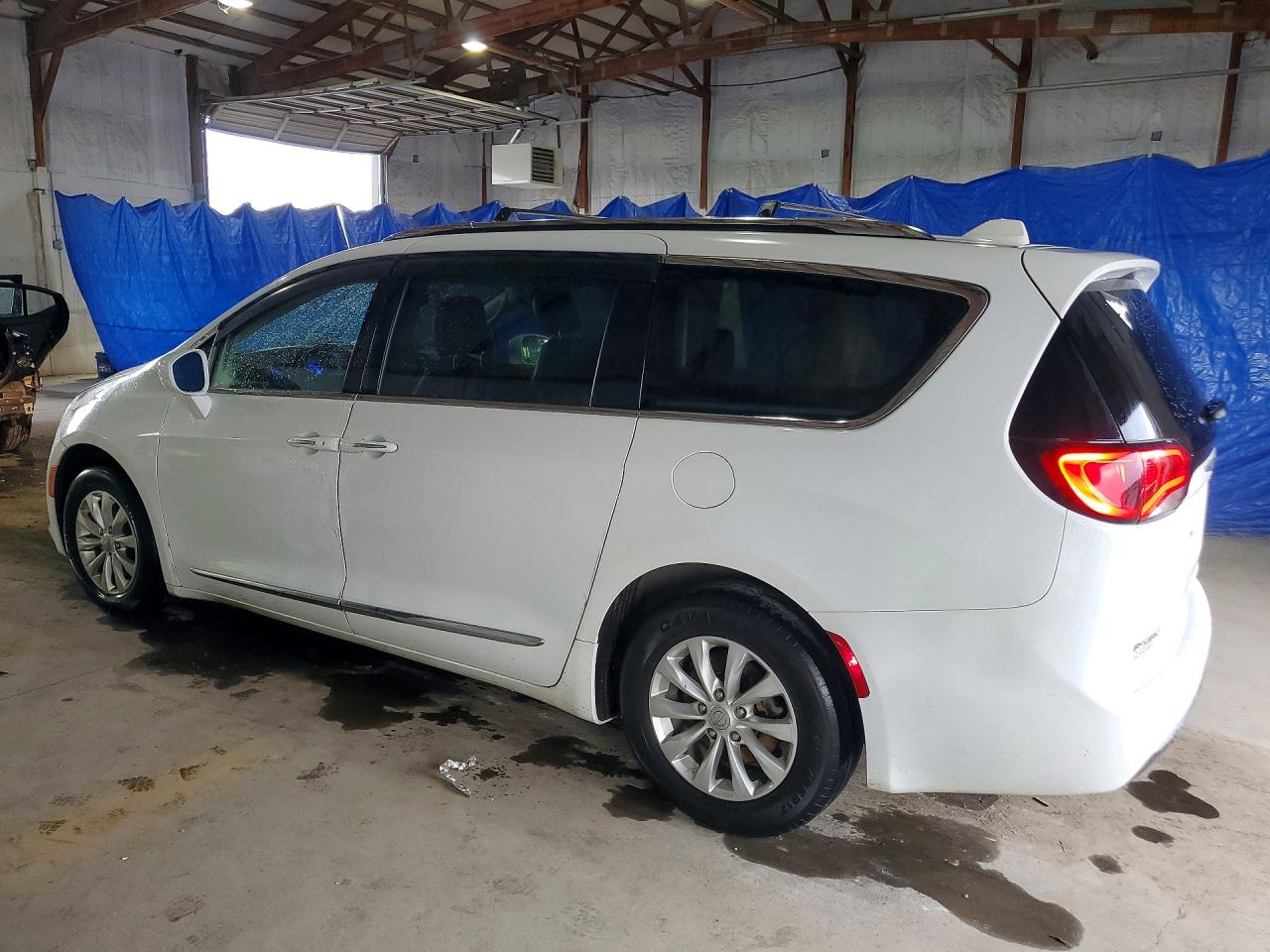 2C4RC1BG8KR539733 · 2019 CHRYSLER PACIFICA · 2/12