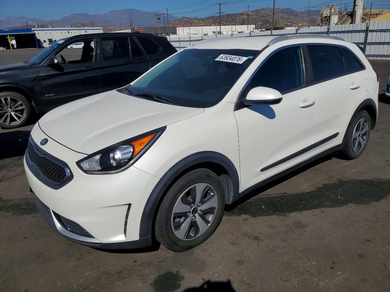 KNDCB3LC5K5300346 · 2019 KIA NIRO