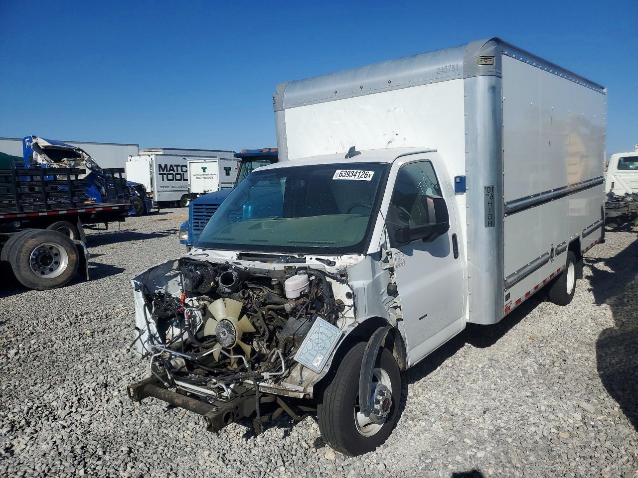 7GZ37TC74NN011826 · 2022 GMC SAVANA