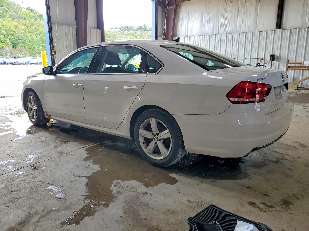 1VWBP7A34DC092043 · 2013 VOLKSWAGEN PASSAT · 2/13