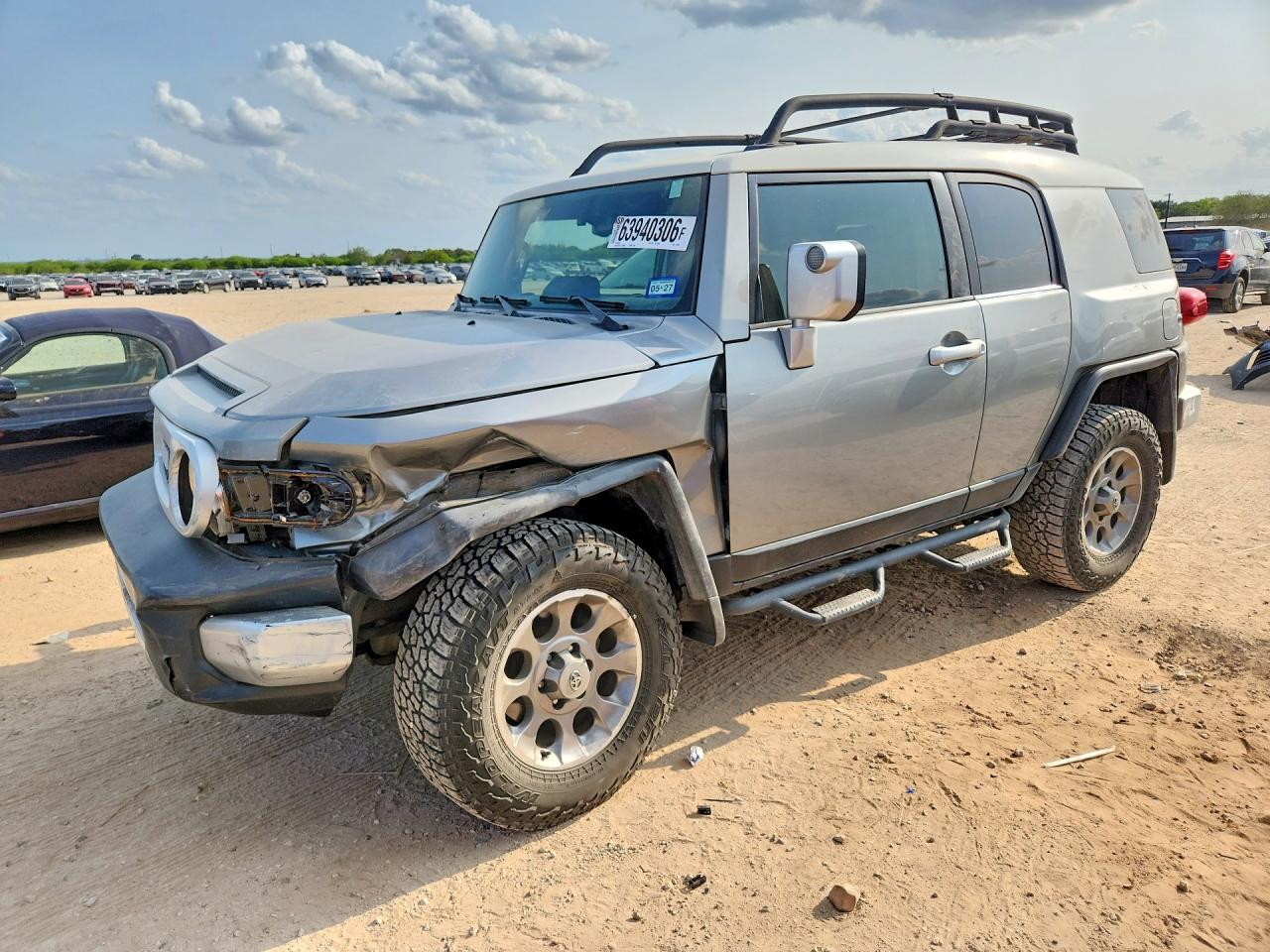 2012 TOYOTA FJ CRUISER
