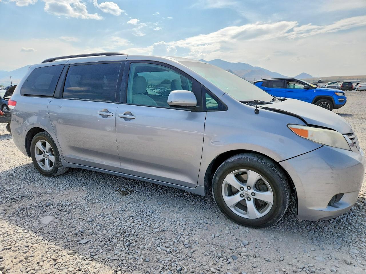 5TDKK3DC4BS119288 · 2011 TOYOTA SIENNA · 4/12