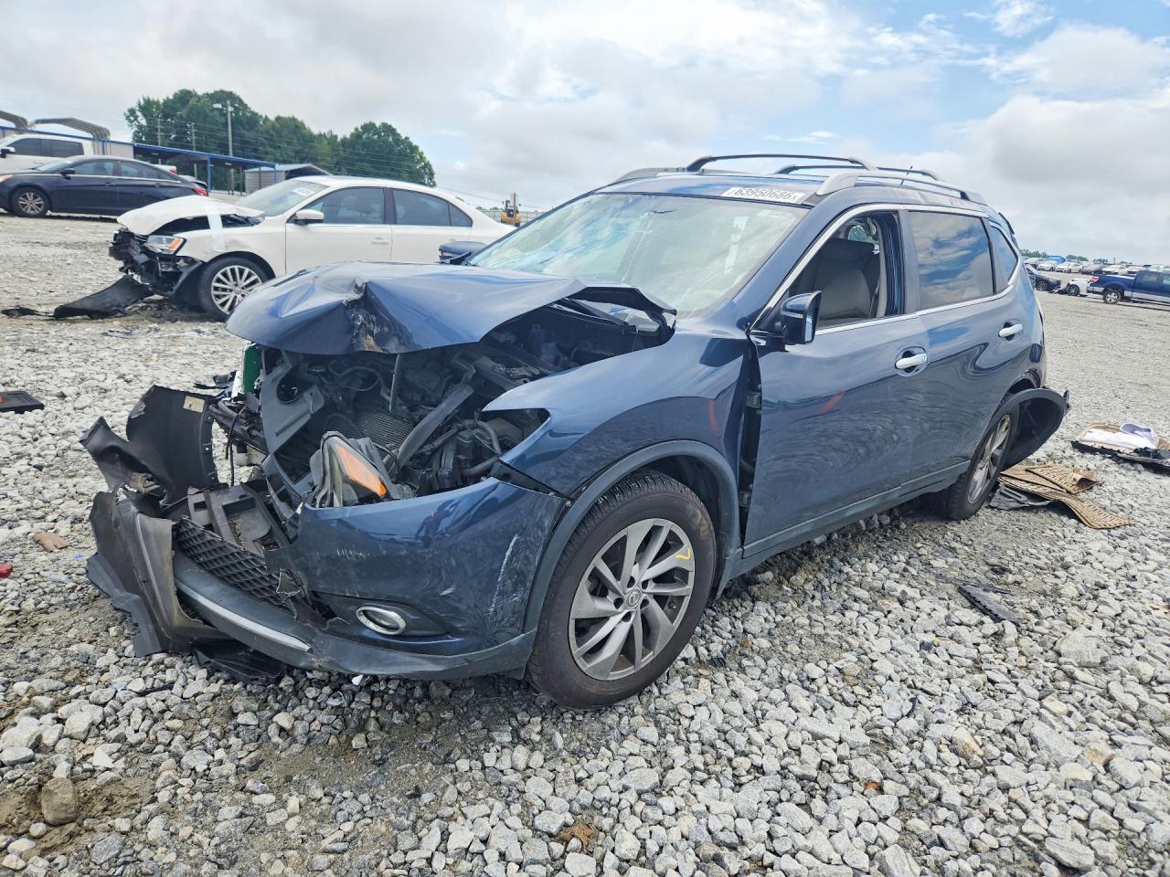 5N1AT2MT6FC867028 · 2015 NISSAN ROGUE