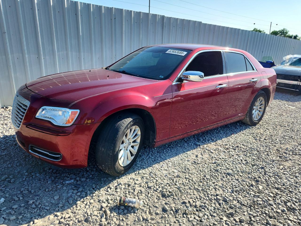 2C3CCAAG2DH569301 · 2013 CHRYSLER 300