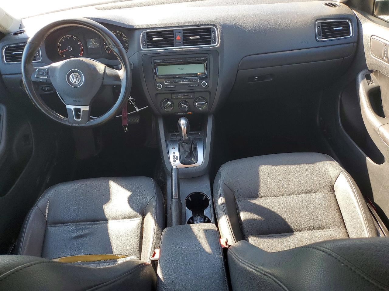 3VWDZ7AJ8BM051976 · 2011 VOLKSWAGEN JETTA · 8/12
