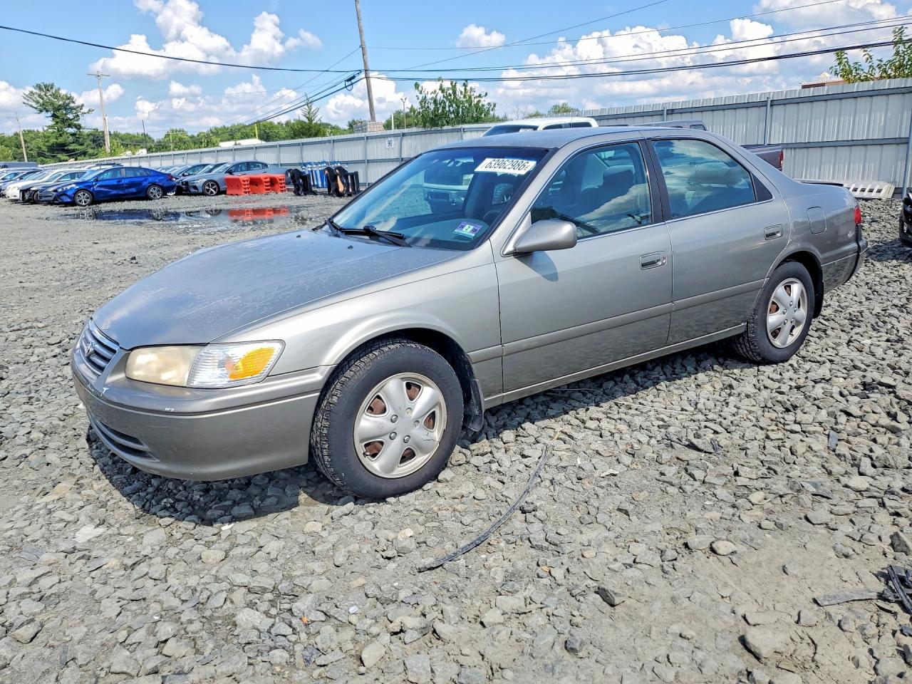 JT2BG22KX10546281 · 2001 TOYOTA CAMRY