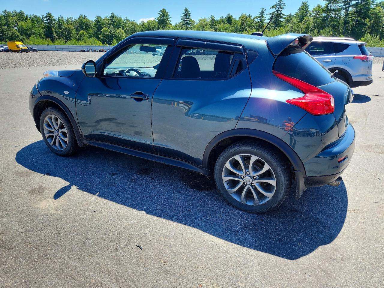 JN8AF5MV6BT013914 · 2011 NISSAN JUKE · 2/12