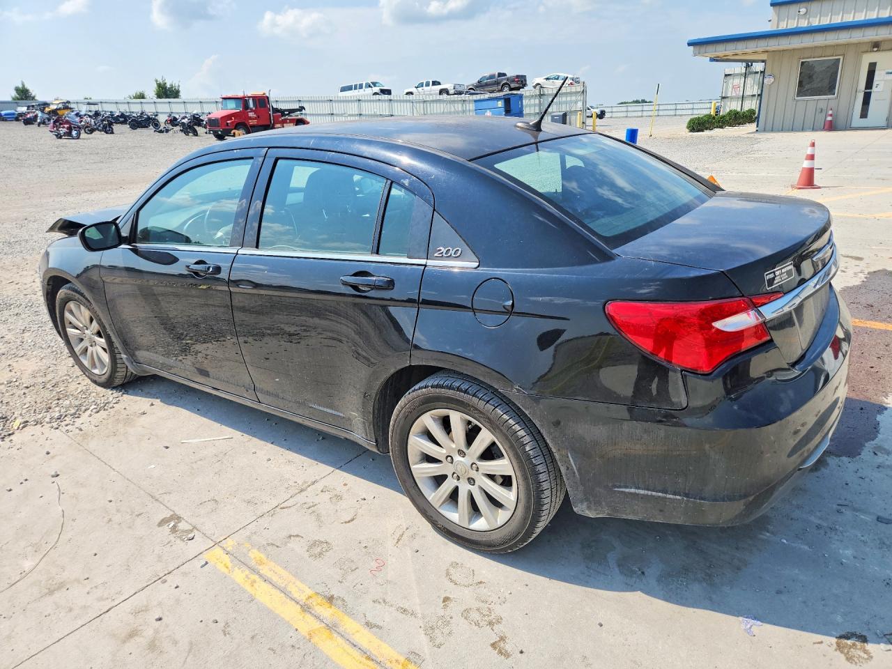 1C3CCBBB0DN764958 · 2013 CHRYSLER 200 · 2/12