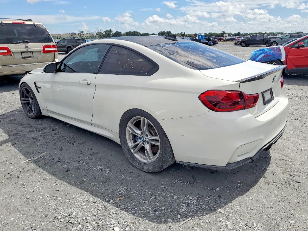 WBS3R9C59FK333107 · 2015 BMW M4 · 2/13