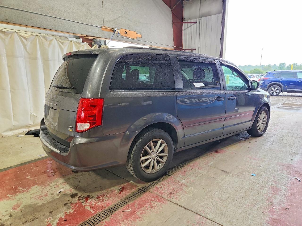 2C4RDGCG2GR274832 · 2016 DODGE GRAND CARAVAN · 3/13