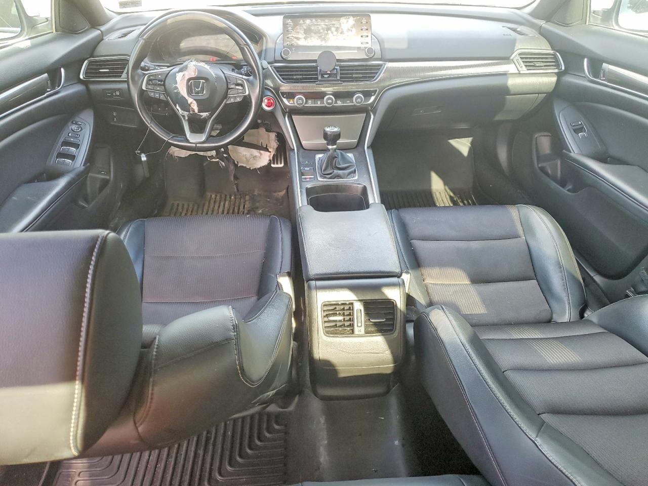 1HGCV2E36JA049214 · 2018 HONDA ACCORD · 8/13