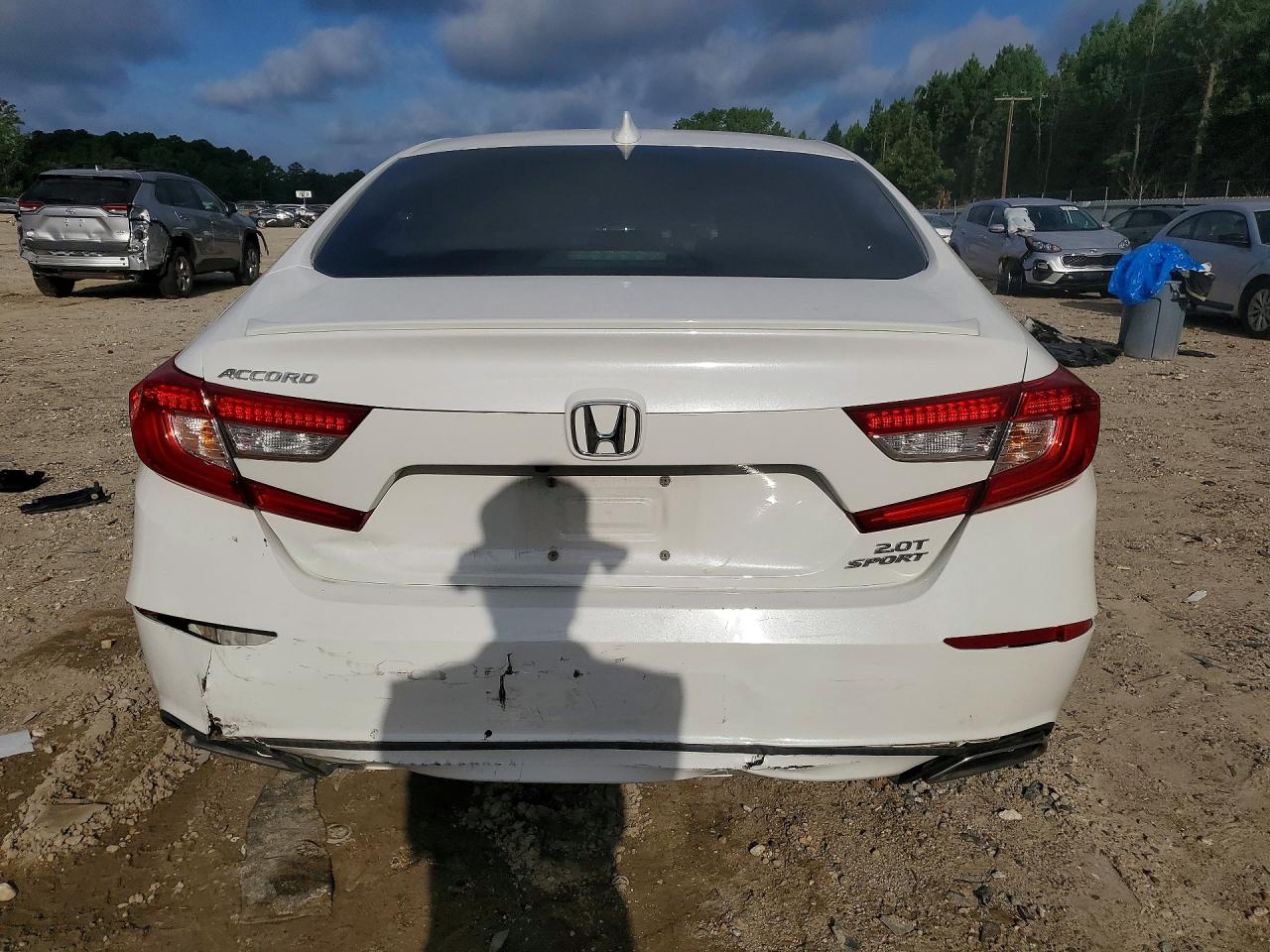1HGCV2E36JA049214 · 2018 HONDA ACCORD · 6/13
