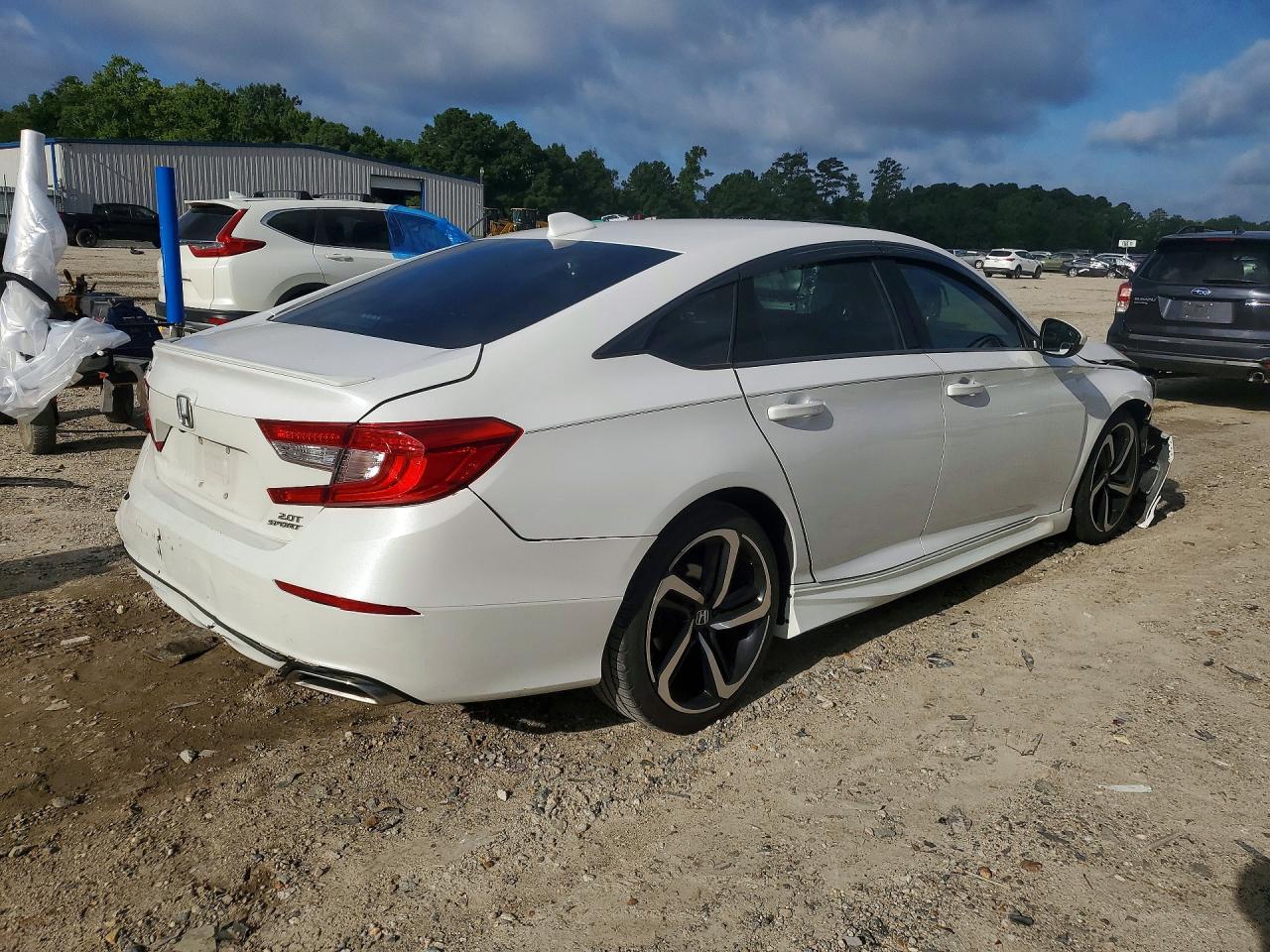 1HGCV2E36JA049214 · 2018 HONDA ACCORD · 3/13