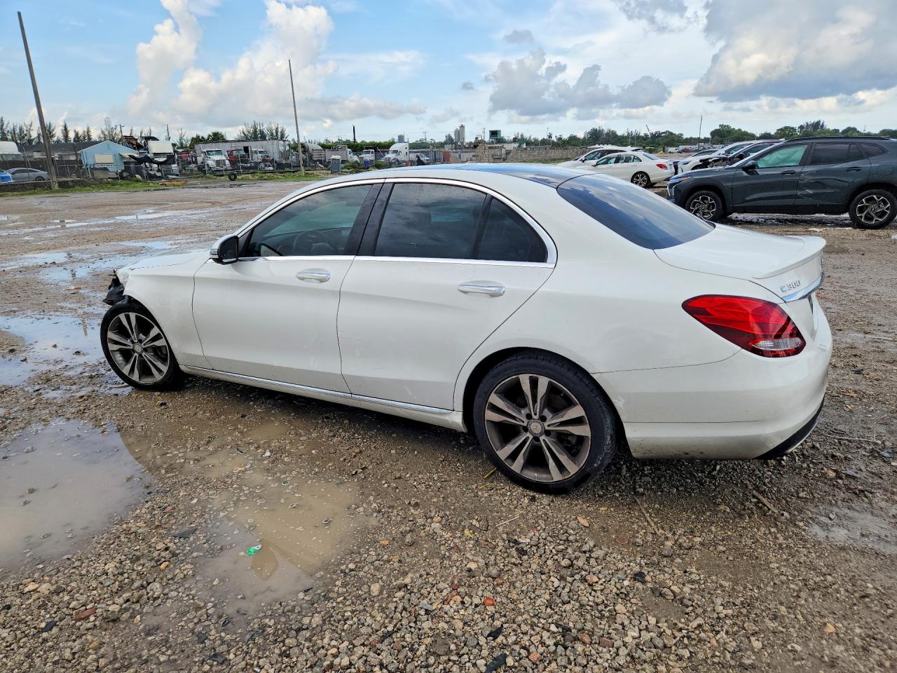 WDDWF4JB2HR246500 · 2017 MERCEDES-BENZ C · 2/12