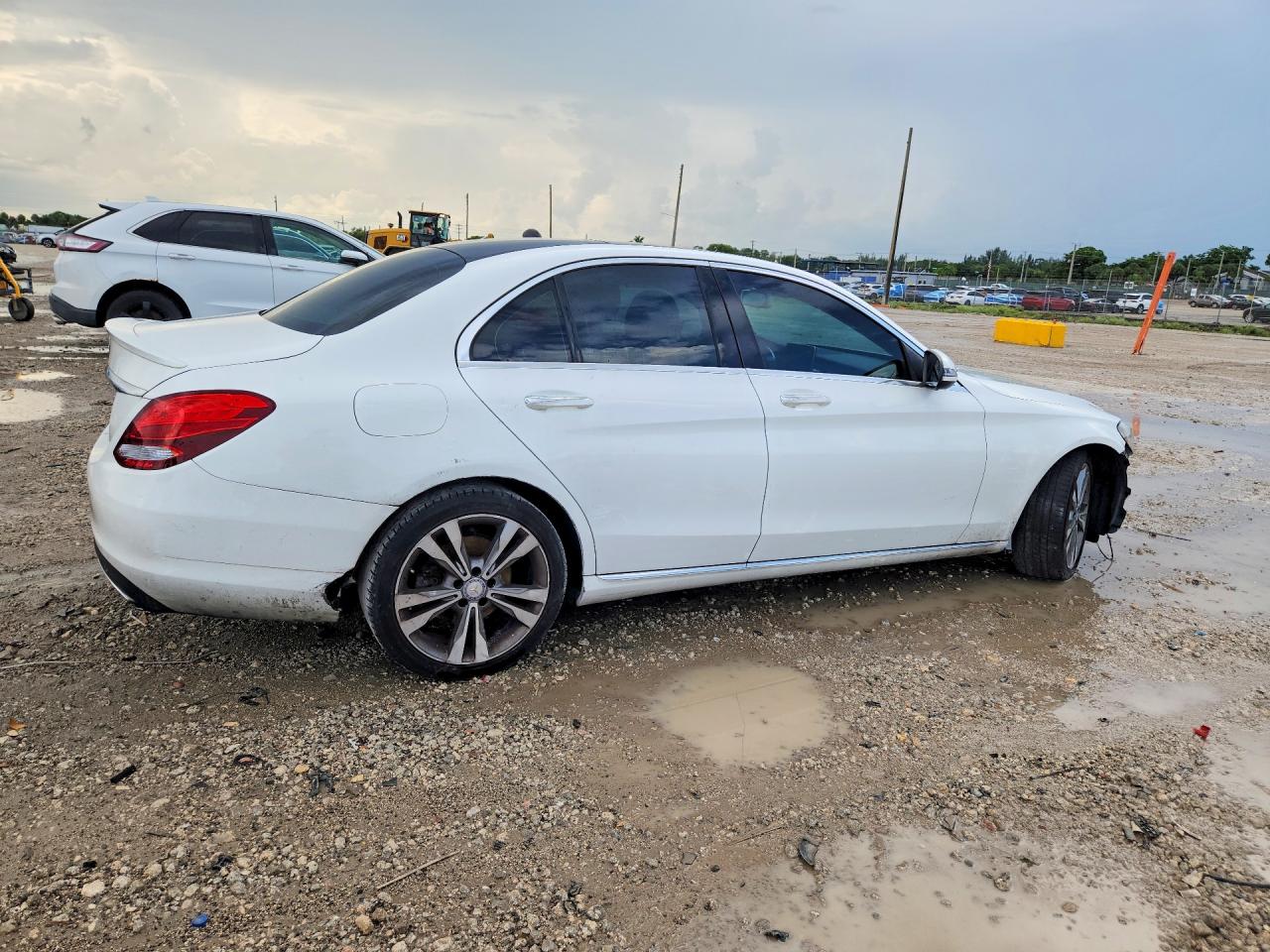 WDDWF4JB2HR246500 · 2017 MERCEDES-BENZ C · 3/12