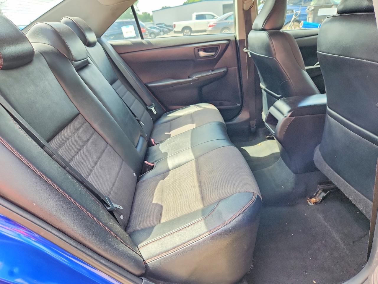 4T1BF1FK7GU575863 · 2016 TOYOTA CAMRY · 10/12
