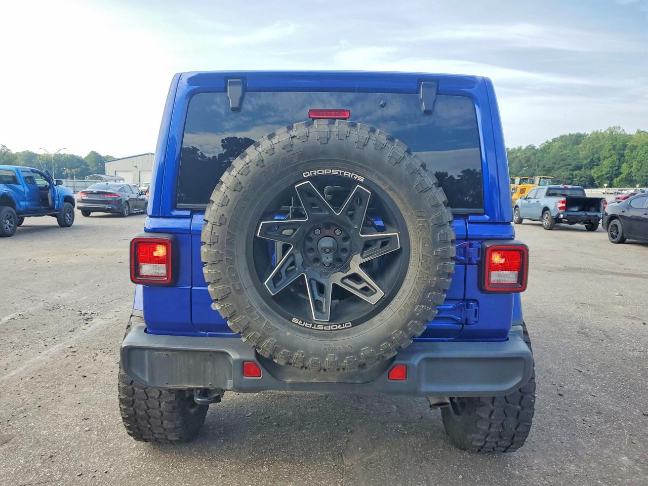 1C4HJXEG9JW296990 · 2018 JEEP WRANGLER UNLIMITED · 6/13