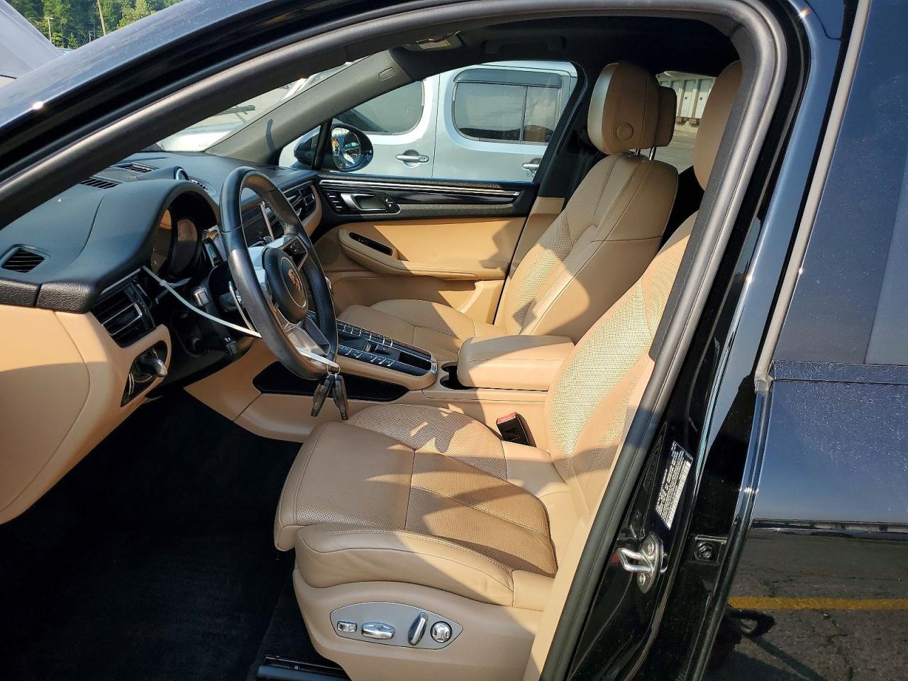 WP1AA2A59LLB15169 · 2020 PORSCHE MACAN · 7/14