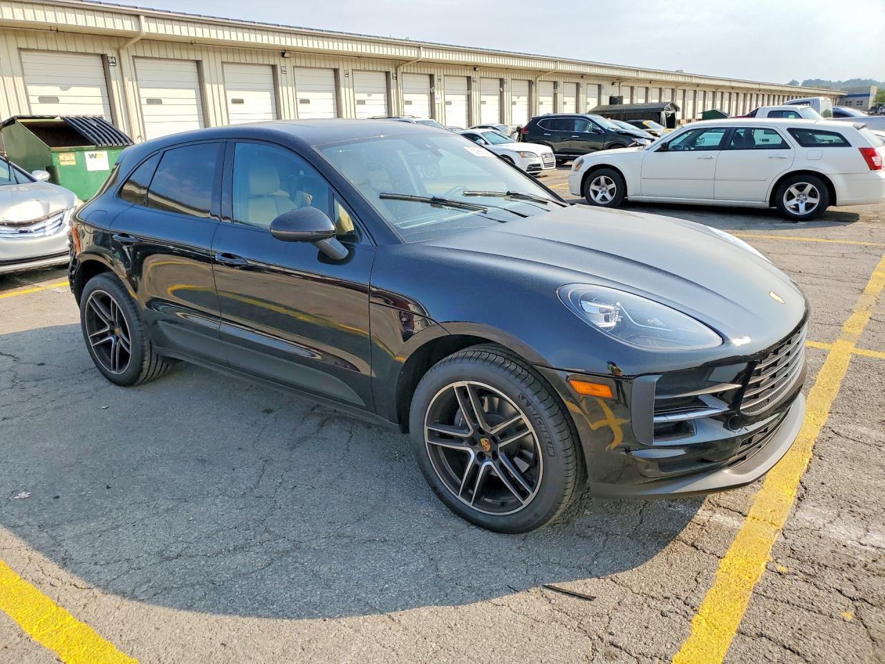 WP1AA2A59LLB15169 · 2020 PORSCHE MACAN · 4/14