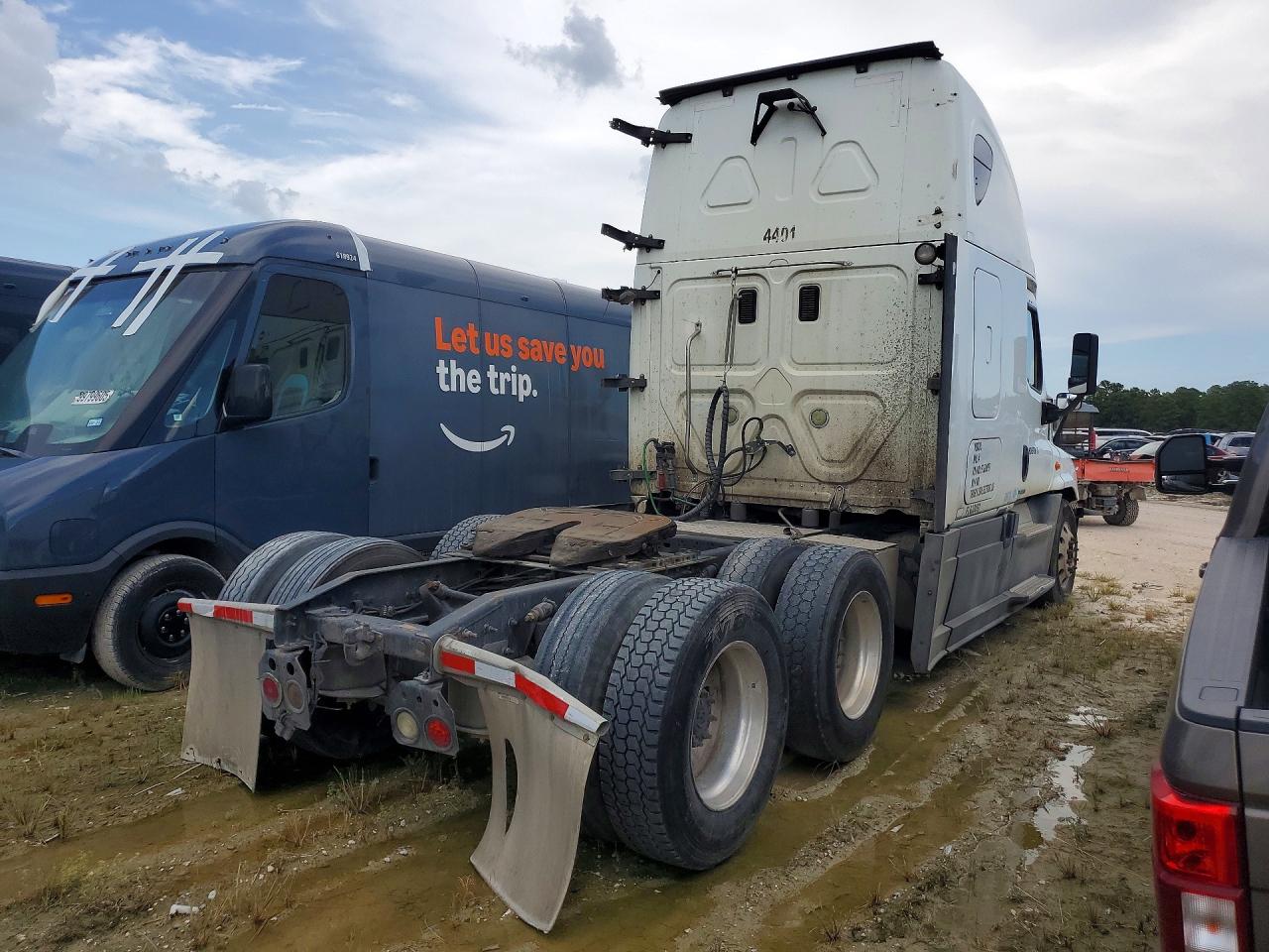 1FUJGLD57FLGJ0097 · 2015 FREIGHTLINER CASCADIA · 3/14