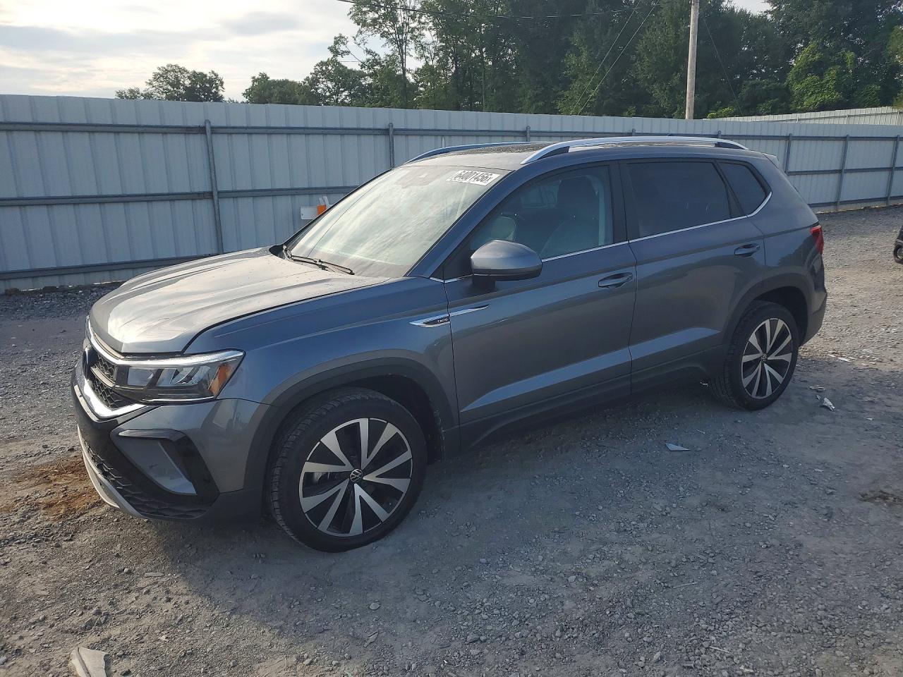 3VVLX7B21NM099000 · 2022 VOLKSWAGEN TAOS