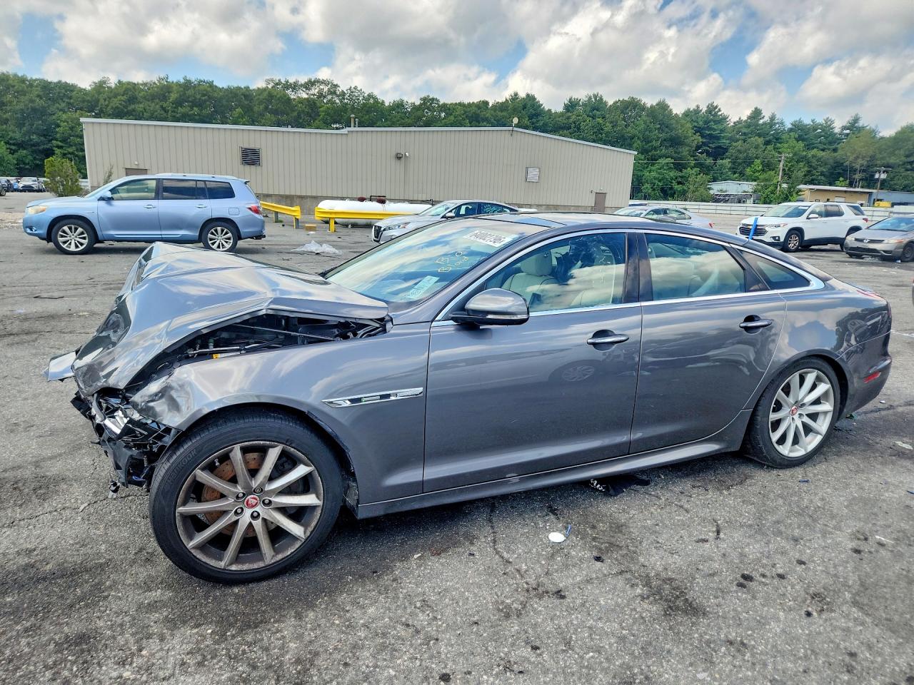 SAJWJ1CD6G8V93484 · 2016 JAGUAR XJ