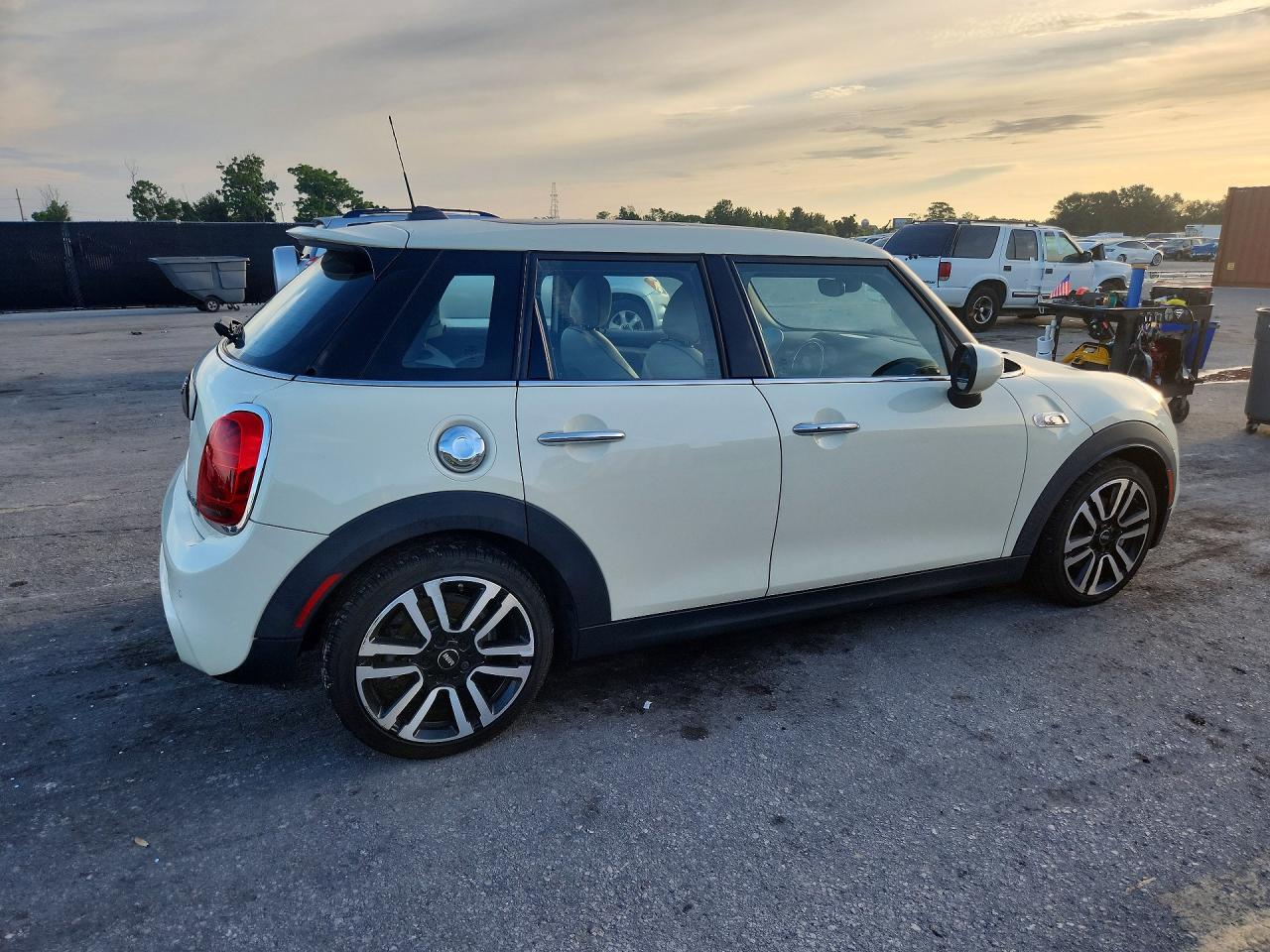 WMWXU9C02M2P04629 · 2021 MINI COOPER · 3/12